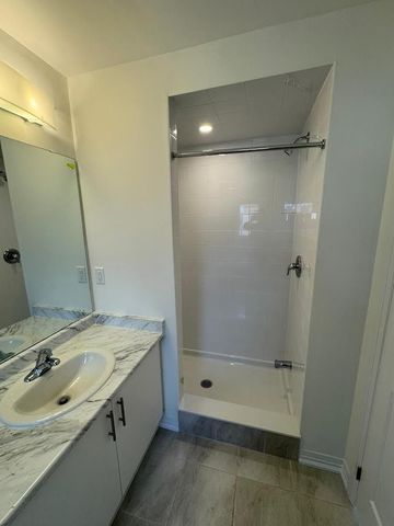 For Lease - 19 Lemon Avenue, Thorold, Ontario - Photo 2