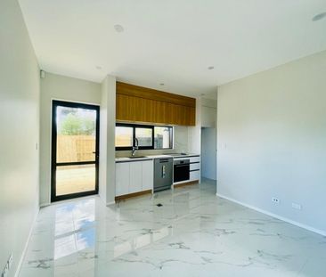 PAPAKURA, 4 BEDROOMS - Photo 1