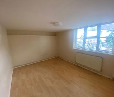 Available 1 Bed Flat - Ground Floor - Photo 1