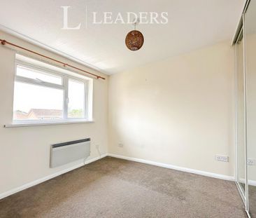 3 bedroom semi-detached house to rent - Photo 6