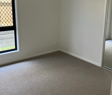 8 Bower Street, Morayfield, QLD - Photo 2