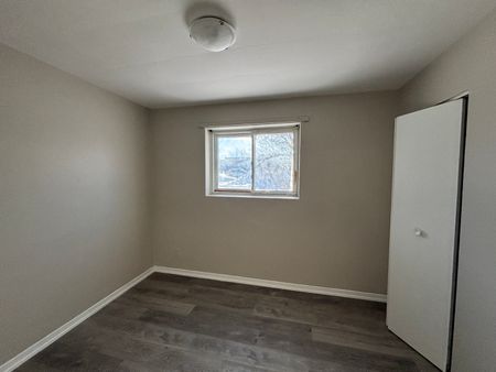 1-15 Adelaide St, Kingston, ON K7K 1Y3 - Photo 2