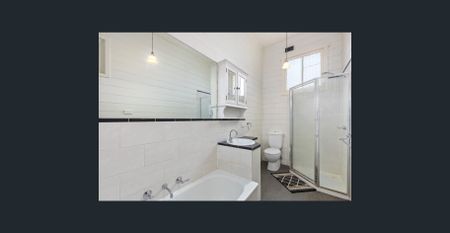 Inviting Family Home - Photo 5