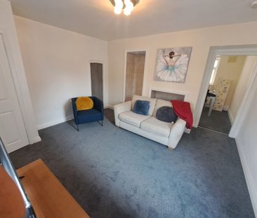 Room in a Shared House, Halliday Road, M40 - Photo 4