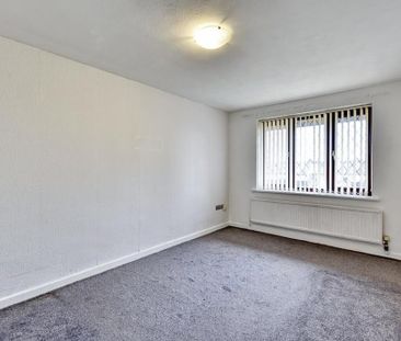 2 bedroom end of terrace house to rent - Photo 2
