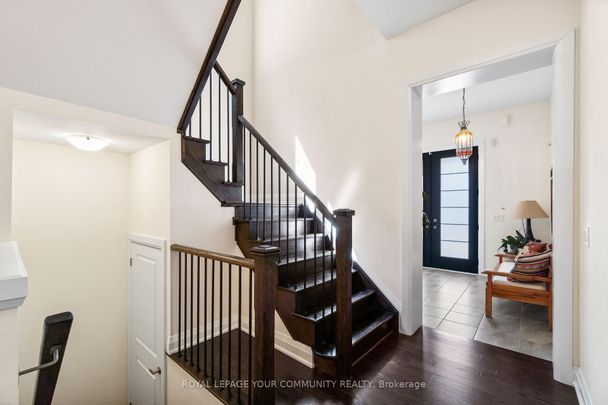 For Lease - 8 Duncombe Lane, Richmond Hill, Ontario - Photo 1
