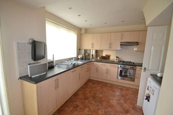 3 bedroom semi-detached house to rent - Photo 1