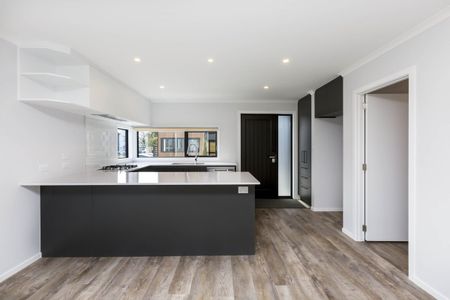 8 Reakes Crescent, Wallaceville, Upper Hutt - Photo 3