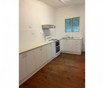 Quaint cottage nestled in Bushland - Photo 2