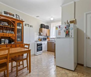 Neat & Comfortable 2-Bedroom Home in a Convenient Location - Photo 6