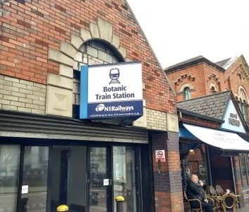 One Double Bedroom Available, 8 Cromwell Road, Belfast, BT7 1JW - Photo 1