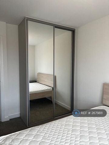 2 bedroom flat to rent - Photo 5