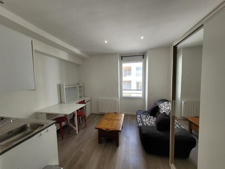 Location Appartement 1 pièce 16m² LYON 3ème - Photo 4