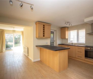 3 bedroom semi-detached house to rent - Photo 3