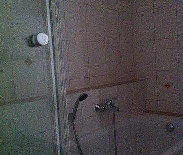 Ruhige und schöne 3 - Zim. Whg. mit großem Balkon, Keller, TG, barr... - Photo 4