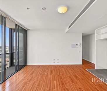 Spectacular View at Docklands Apartment - Photo 2