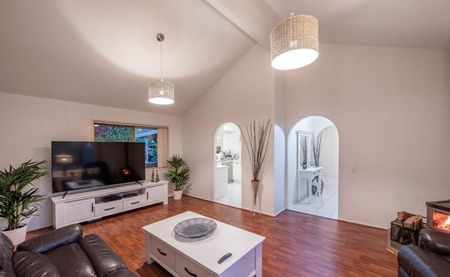 For Lease: Well-Presented Home in Prime Edens Landing Location! - Photo 3