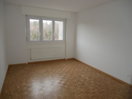 FRIBOURG - IMP. DE LA FORET 24 - 2.5 PIECES 3EME ETAGE - Photo 5