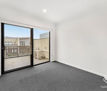 Near New Modern Family Living - Photo 3