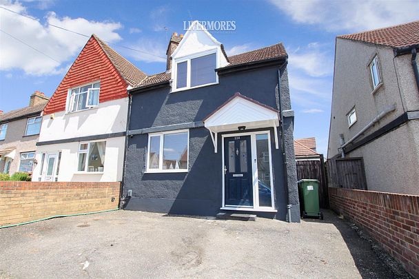 2 bedroom Semi-Detached House to let - Photo 1