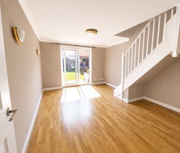 2 bed terraced house to rent in Heron Close, Rayleigh, SS6 - Photo 1