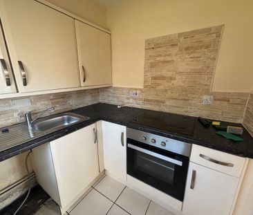 Bronwydd, Birchgrove, SWANSEA - Photo 4