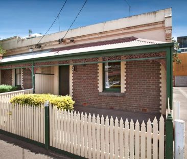 Character, Courtyards & City Buzz – All in One Richmond Package! - Photo 5