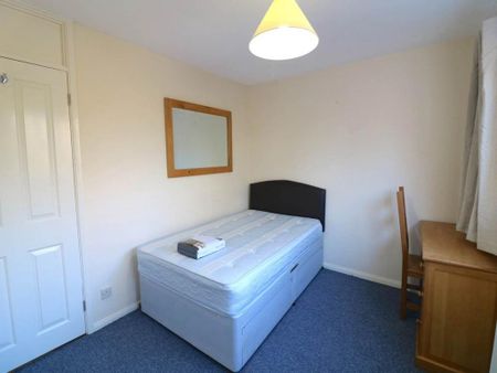 3 bedroom semi-detached house to rent - Photo 4