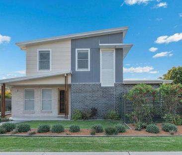 Three Bedroom Home - Photo 6