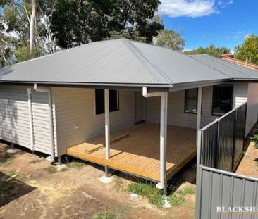 Charming Two Bedroom Home - Photo 3