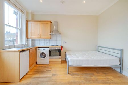 Studio to rent - Photo 2