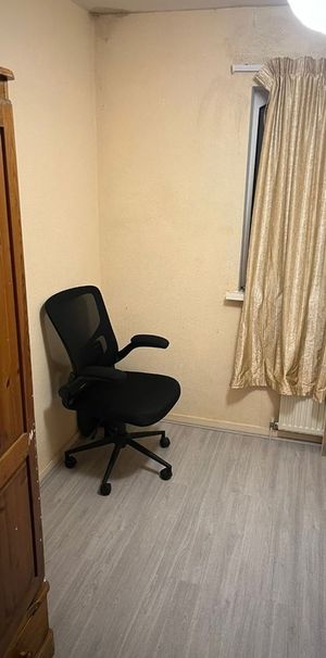 Room in a Shared House, Almond Croft, B42 - Photo 1