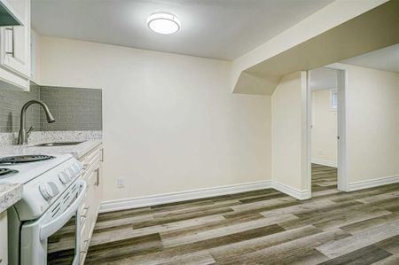 For Lease - 42 Madron Crescent, Toronto, Ontario - Photo 4