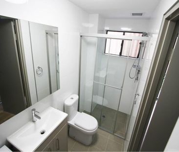 Spacious studio apartment for lease - Photo 4
