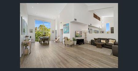 Ultimate Family Entertainer in a Peaceful Leafy Cul-de-Sac - Photo 2