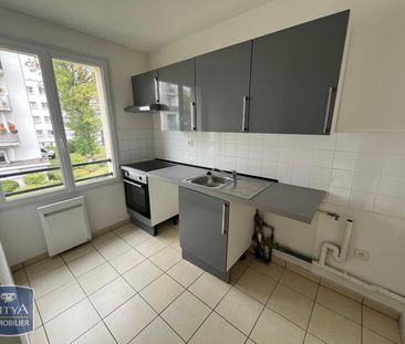 Location Appartement 4 pièces 82m² MAUBEUGE 59600 - Photo 5