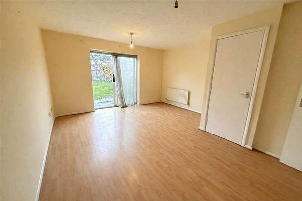 Downings Close, Beckton, E6 - Photo 1