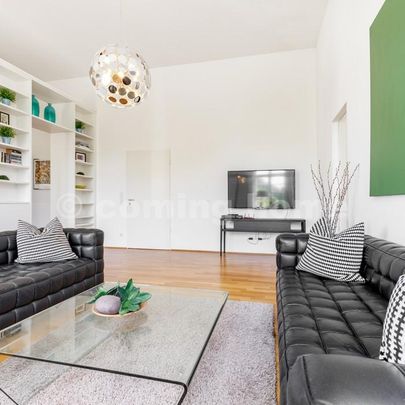 Super Chic - Photo 1