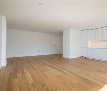 755 Avenue Road - Photo 2
