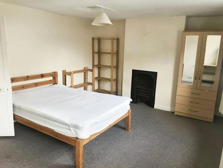 3 bedroom terraced house to rent - Photo 3