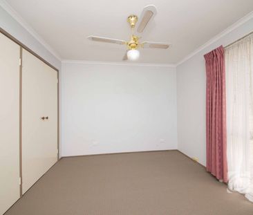 3 BEDROOM HOME WITH GOOD SIZE YARD - Photo 5