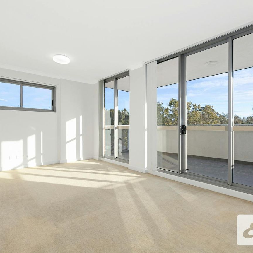 Modern Apartment with View - Photo 1