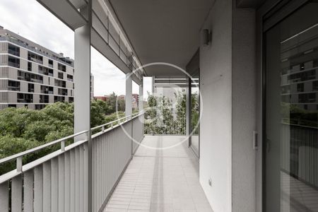 Flat for rent in Avenida Pau Casals (Hospitalet de Llobregat) - Photo 5