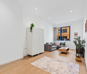 Studio to rent - Photo 2