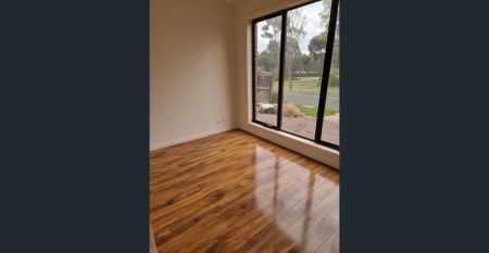 Townhouse with Views - Photo 5