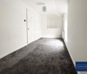 2 bedroom end of terrace house to rent - Photo 1