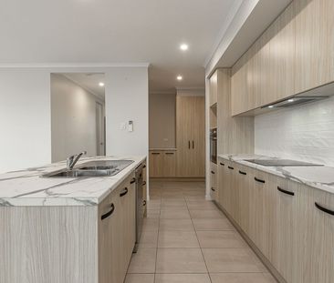 14 Wigton Court, Bushland Beach - Photo 4