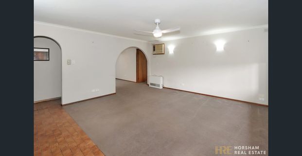 Spacious 3-Bedroom Home with Huge Shed – Close to the Rive - Photo 1