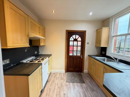 4 bedroom terraced house to rent - Photo 4