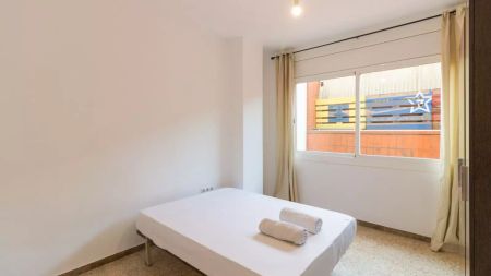 3-bedroom apartment for rent in El Clot, bills included - Photo 5